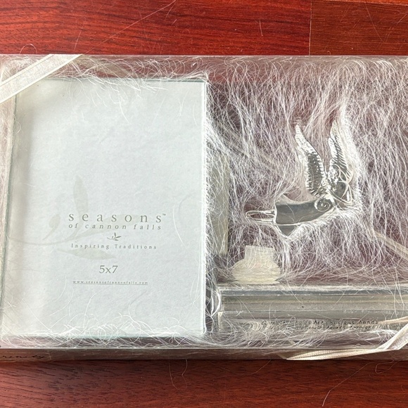 Seasons of Cannon Falls Serenity Angel Silver Frame - NWOT - Picture 1 of 8